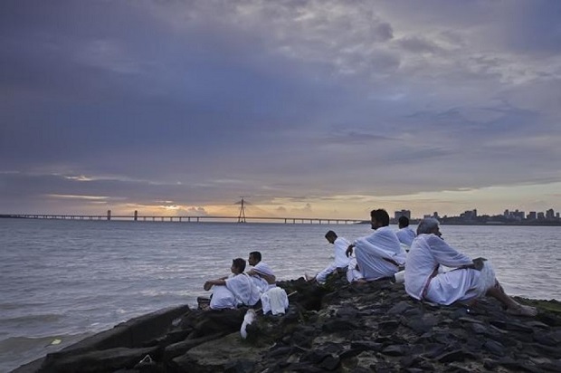 Still from "Ship of Theseus"