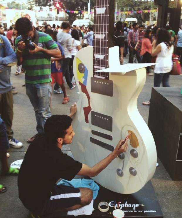 GuitART Installation by PASSAGES